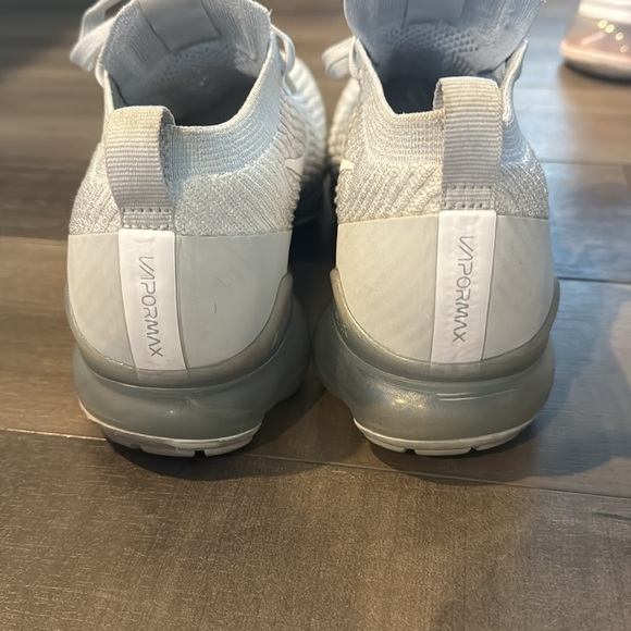 Nike Air VaporMax Platinum - Picture 3 of 4